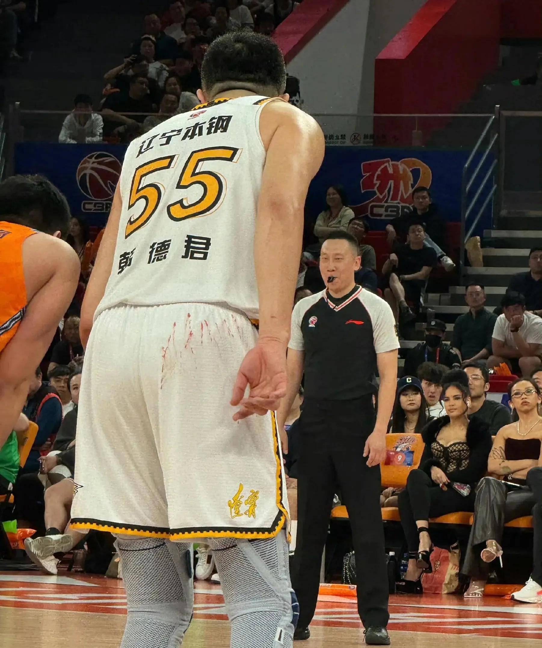 上海男篮展开主场大战，全队士气高涨连胜的简单介绍